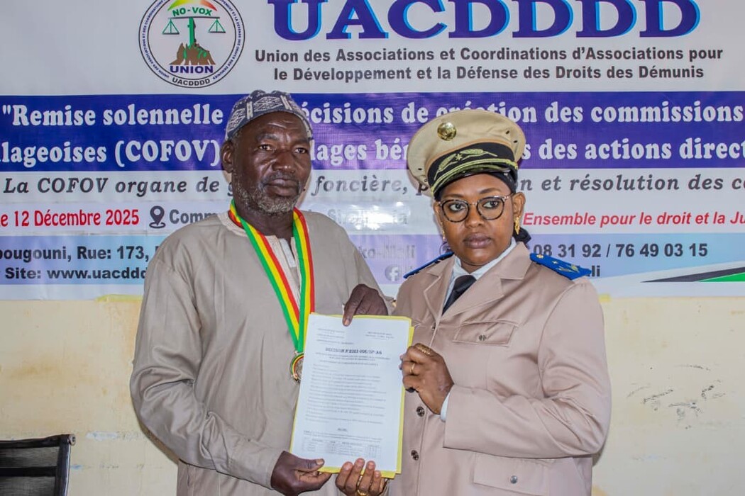 Remise des décisions de création des COFOV dans 121 villages bénéficiaires du PTCS Mali